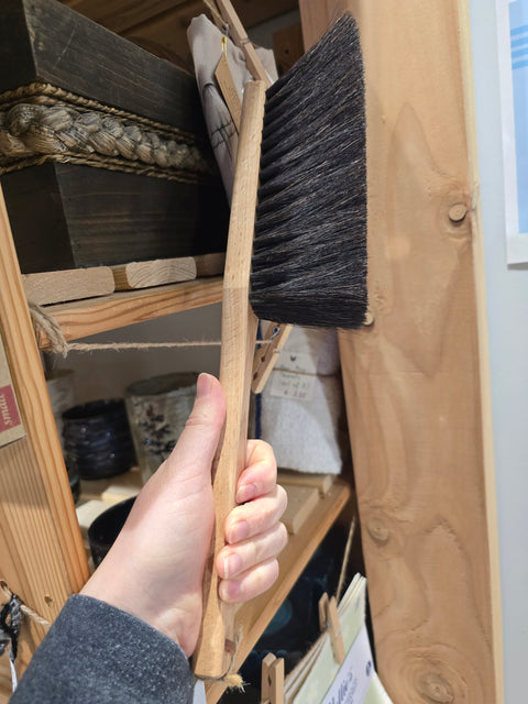 Delta Hand Brush